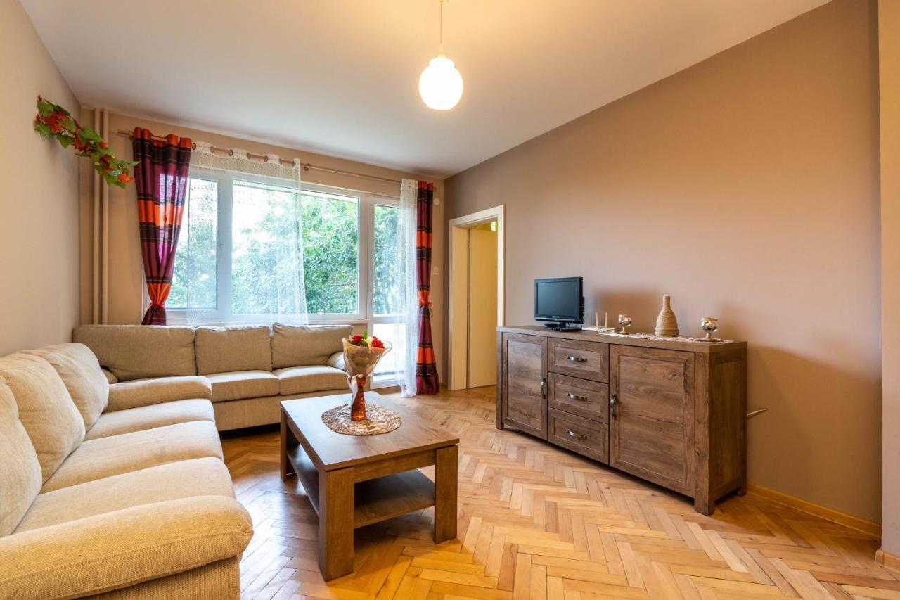 Appartement Apartamenti Uut à Plovdiv Extérieur photo